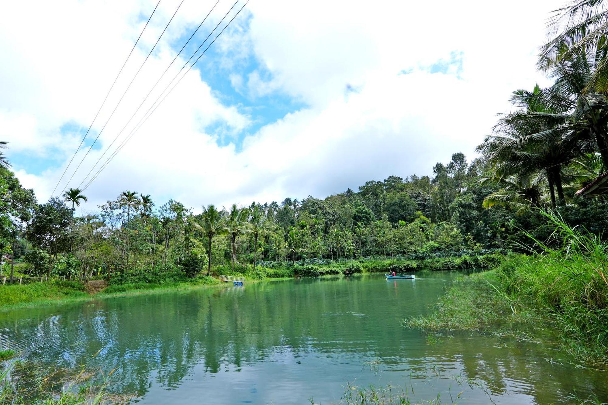 Leisure Homestay - Pool, Boating, Zipline, Home Food, Estate Chikmagalūr Kültér fotó