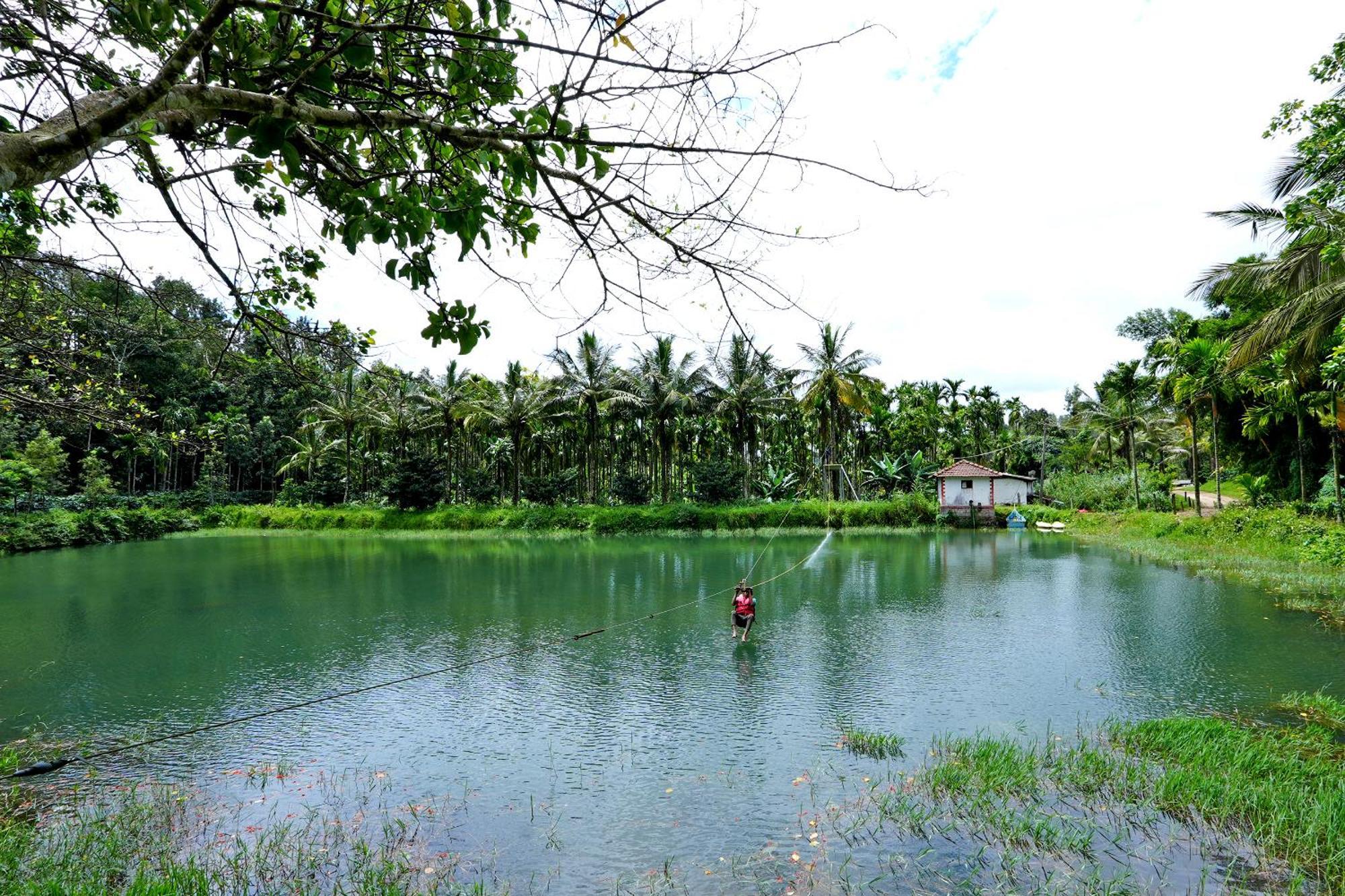 Leisure Homestay - Pool, Boating, Zipline, Home Food, Estate Chikmagalūr Kültér fotó