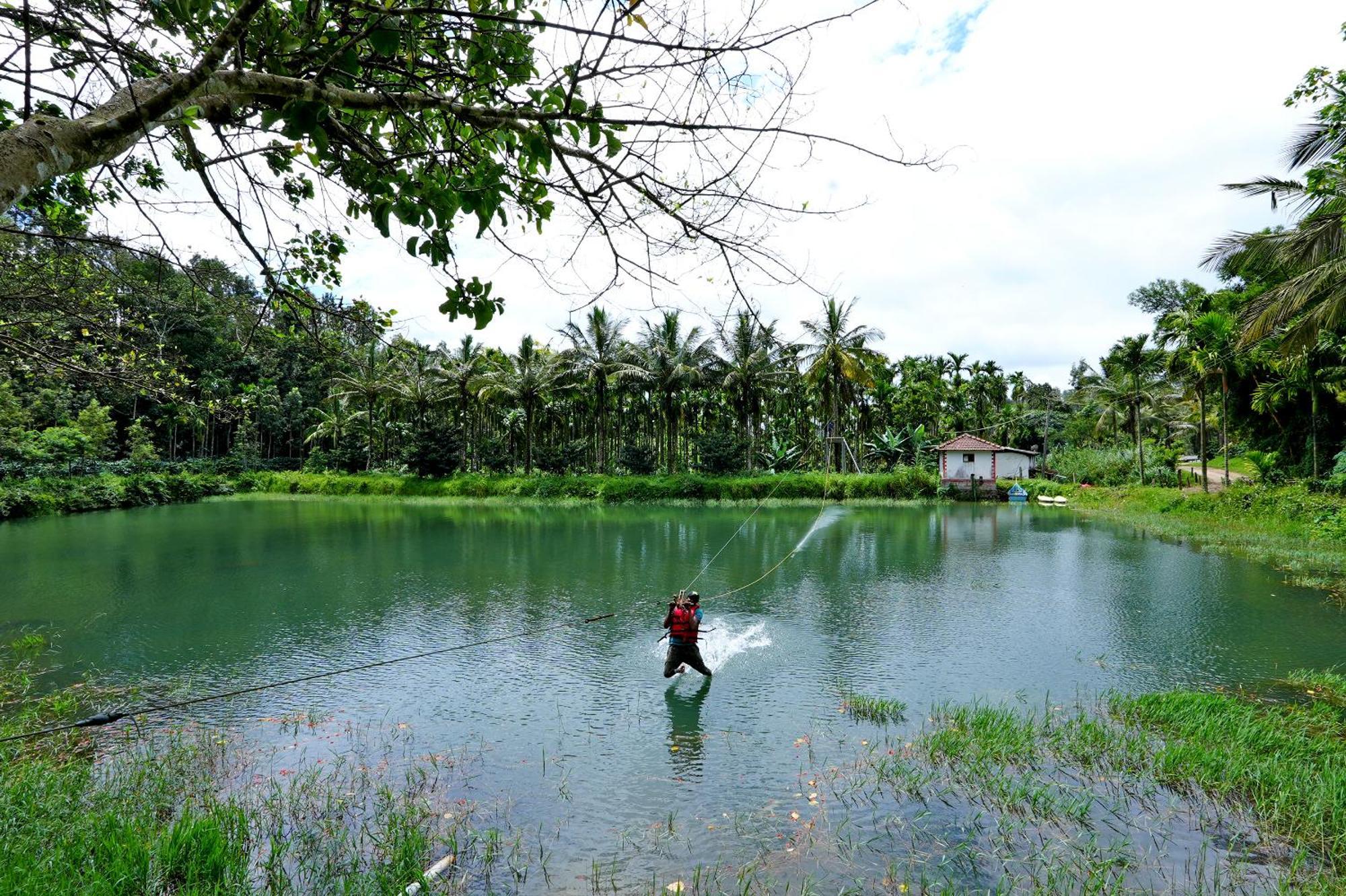 Leisure Homestay - Pool, Boating, Zipline, Home Food, Estate Chikmagalūr Kültér fotó